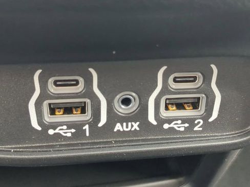 New 2025 Chrysler Voyager LX image 20