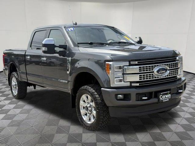 Used 2019 Ford F350 Platinum w/ Platinum Ultimate Package AWD/4WD image 5
