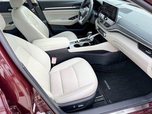 Used 2024 Nissan Altima 2.5 SL AWD/4WD image 26