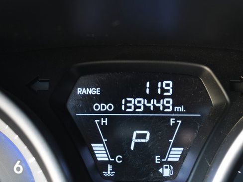Used 2011 Hyundai Elantra Limited w/ Premium Pkg 5 FWD image 33