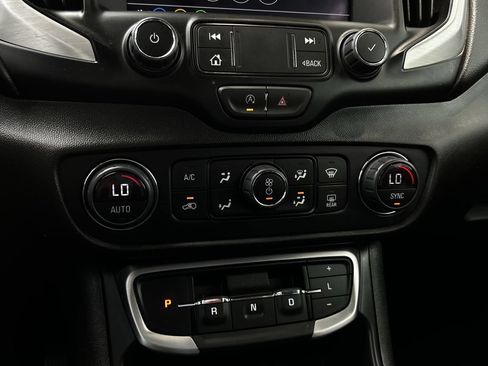 Used 2024 GMC Terrain SLE w/ Driver Convenience Package FWD image 20