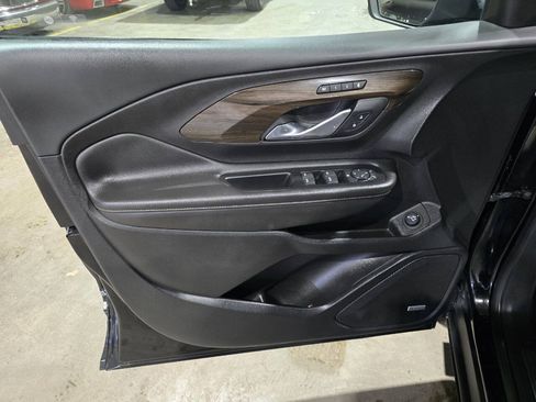 Used 2019 GMC Terrain Denali w/ Advanced Safety Package AWD/4WD image 18