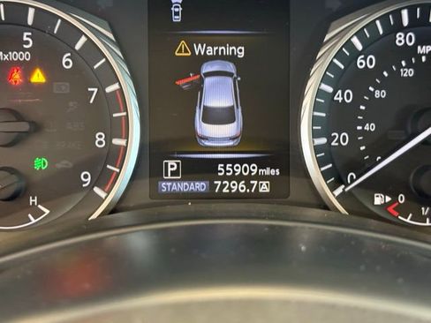 Used 2019 INFINITI Q50 Luxe w/ Essential Package (3.0T Luxe) image 12