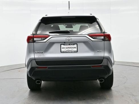 Used 2022 Toyota RAV4 XLE Premium image 2