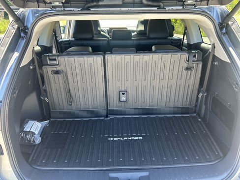 Used 2026 Toyota Highlander XLE AWD/4WD image 18