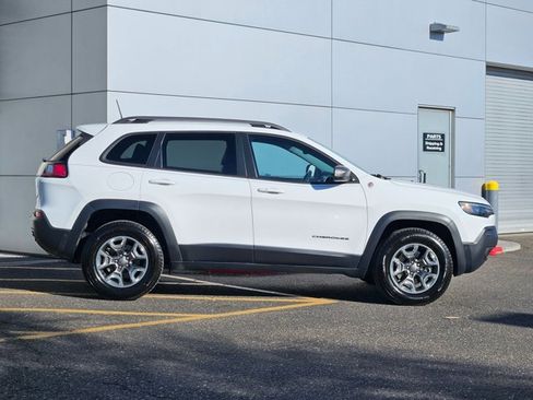 Used 2019 Jeep Cherokee Trailhawk image 4