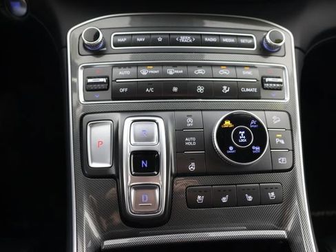 Used 2023 Hyundai Santa Fe Limited image 15