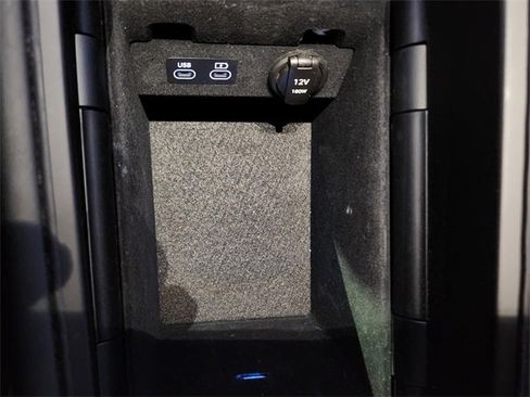 Used 2025 Genesis G80 2.5T image 16