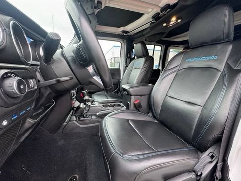 Used 2023 Jeep Wrangler Unlimited Rubicon 4xe w/ Cold Weather Group AWD/4WD image 13