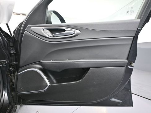 Used 2018 Alfa Romeo Giulia AWD image 44