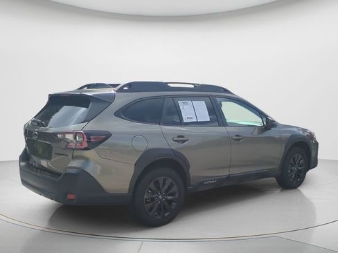 Used 2025 Subaru Outback Onyx Edition AWD/4WD image 14