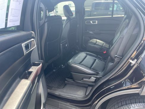Used 2020 Ford Explorer XLT w/ Equipment Group 202A AWD/4WD image 27