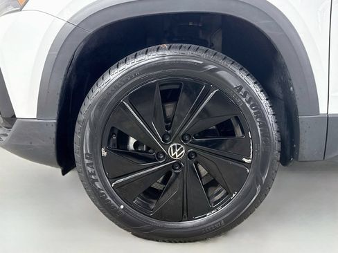 Certified 2024 Volkswagen Taos SE AWD/4WD image 29