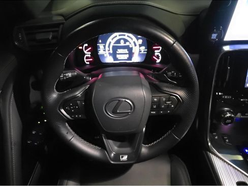 Used 2022 Lexus LX 600 F Sport image 11