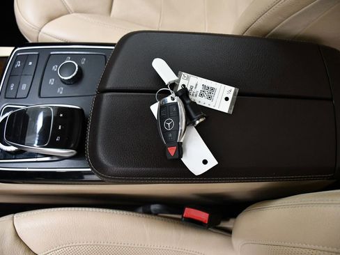 Used 2019 Mercedes-Benz GLS 550 4MATIC image 25