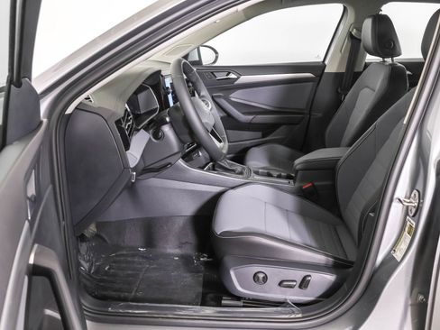 Used 2026 Volkswagen Jetta SE w/ Black Wheel Package FWD image 6