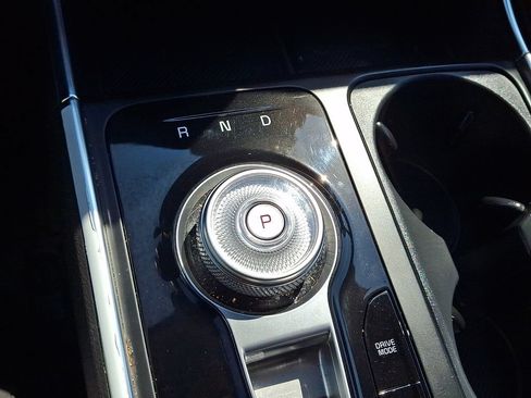 Used 2025 Kia Carnival SX w/ SX Dark Edition Package FWD image 19
