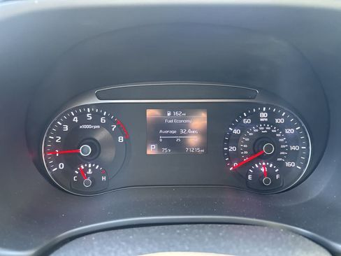 Used 2022 Kia Soul LX w/ Technology Package FWD image 11