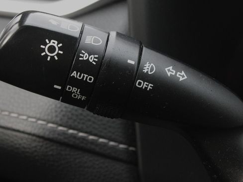 Used 2019 Toyota RAV4 XLE Premium image 26