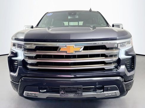 Used 2022 Chevrolet Silverado 1500 High Country RWD image 2