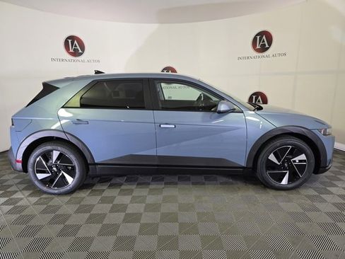 New 2025 Hyundai Ioniq 5 SE image 4