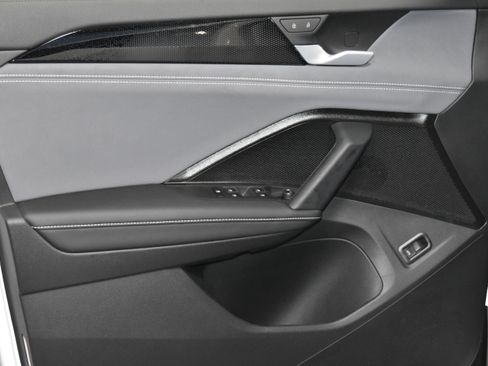 New 2026 Volkswagen Tiguan SE image 3