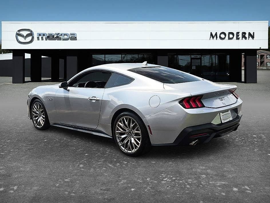 Used 2024 Ford Mustang GT Premium RWD image 3