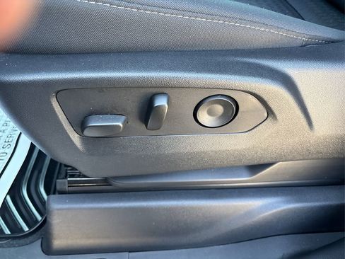 Used 2023 Chevrolet Silverado 1500 Custom image 38