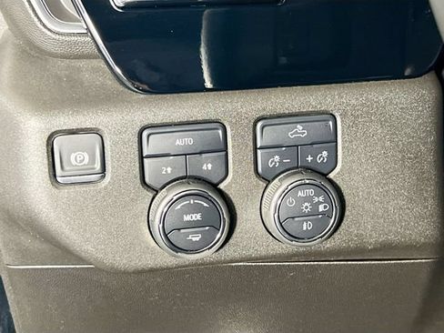 Used 2024 Chevrolet Silverado 1500 RST AWD/4WD image 18