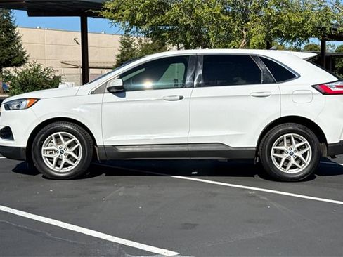 Used 2022 Ford Edge SEL image 9