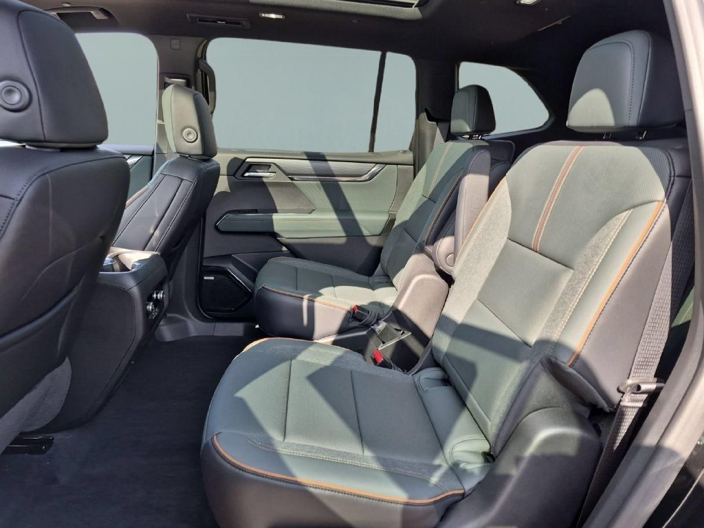 New 2026 GMC Acadia AT4 AWD/4WD image 25