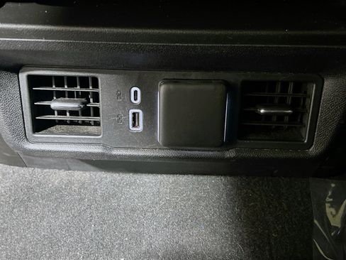 Used 2023 Chevrolet Silverado 1500 LT AWD/4WD image 17