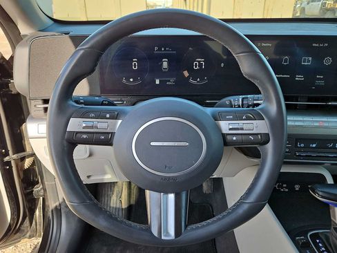 Used 2024 Hyundai Kona SEL AWD/4WD image 19