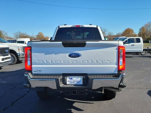 New 2026 Ford F250 XL w/ FX4 Off-Road Package image 5