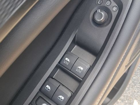 Used 2025 Jeep Grand Cherokee Altitude AWD/4WD image 14