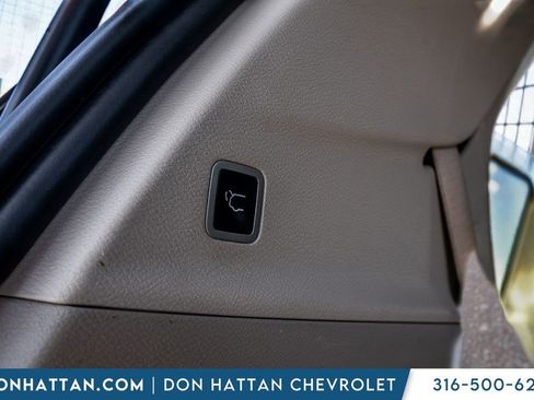 Used 2024 Chrysler Pacifica Touring-L FWD image 32