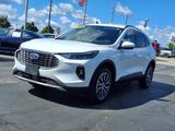 Used 2025 Ford Escape SE image 3
