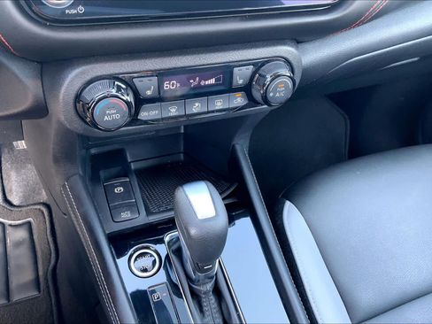Used 2023 Nissan Kicks SR w/ SR Premium Package FWD image 35
