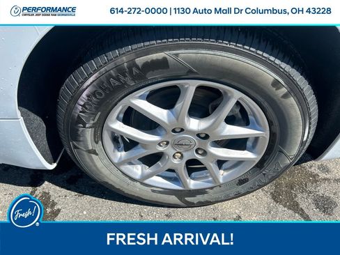 Used 2025 Chrysler Pacifica Select FWD image 7