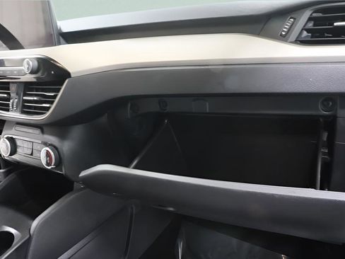 Used 2022 Ford Escape SE image 25