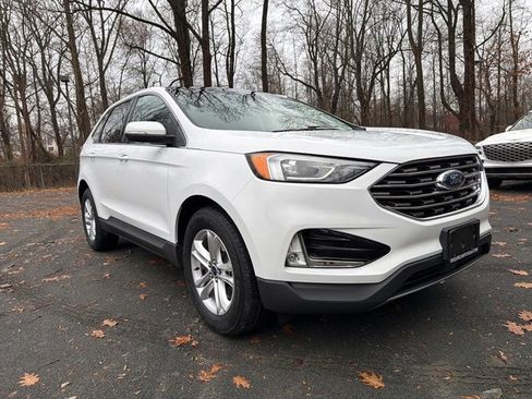 Used 2019 Ford Edge SEL w/ Equipment Group 201A image 2