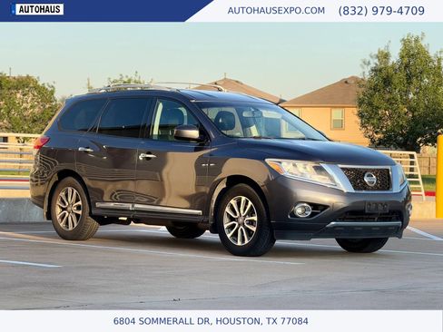 Used 2014 Nissan Pathfinder SL FWD image 1