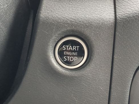 Used 2024 Nissan Frontier SV image 21