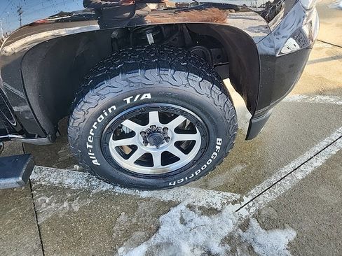 Used 2017 GMC Canyon SLT w/ Driver Alert Package image 25