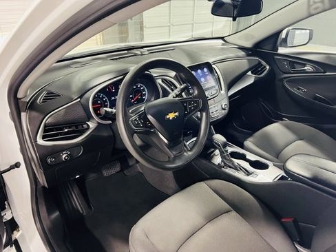 Used 2024 Chevrolet Malibu LT image 21