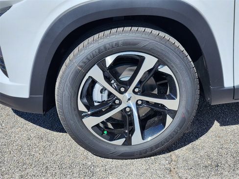 New 2026 Chevrolet Trax RS w/ Sunroof Package image 8