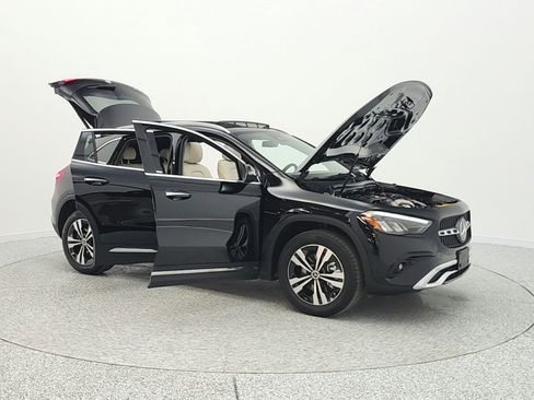 Certified 2025 Mercedes-Benz GLA 250 image 21