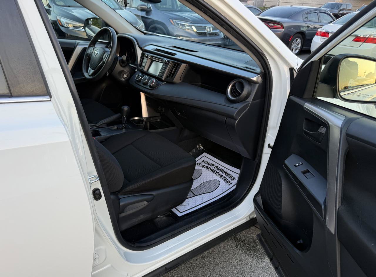 Used 2017 Toyota RAV4 LE w/ Carpet Mat Package AWD/4WD image 12