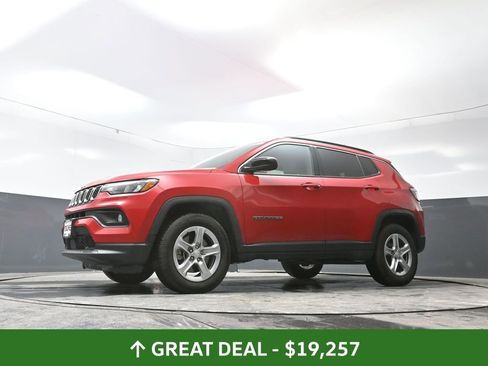 Used 2024 Jeep Compass Latitude image 53