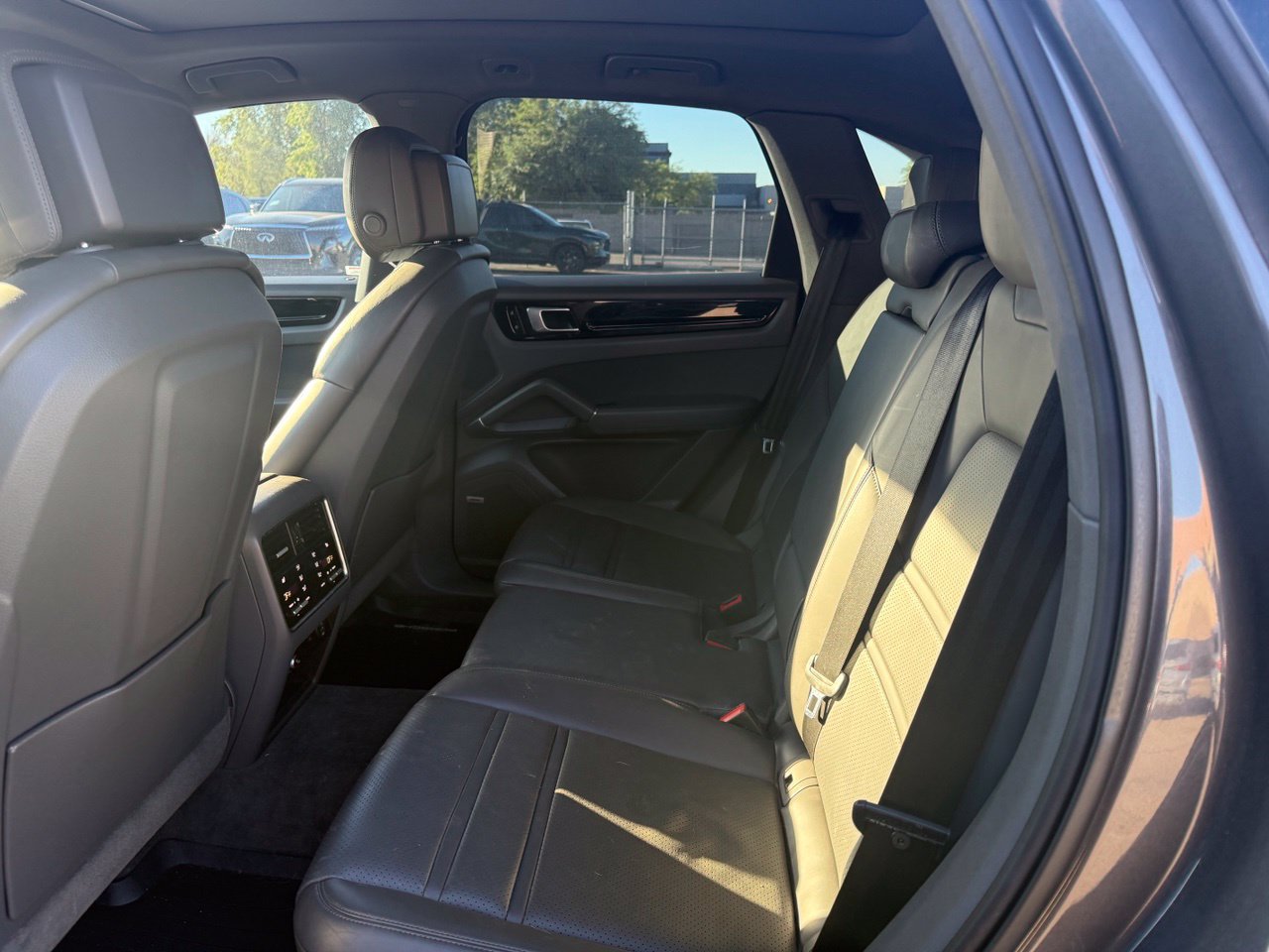 Used 2019 Porsche Cayenne AWD/4WD image 9